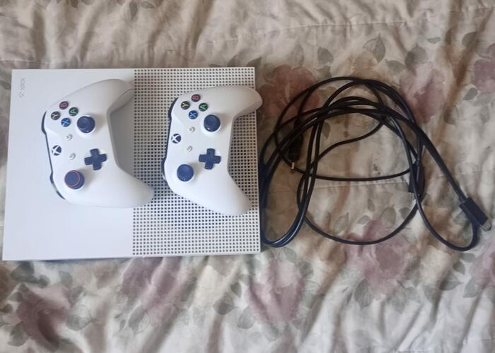 Grajewo ogłoszenia: Sprzedam konsole Xbox One S, wraz z jej grami oraz z silikonowymi...