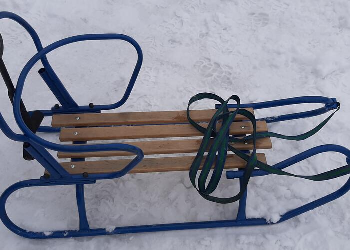 Grajewo ogłoszenia: Jest nareszcie prawdziwa zima więc mam prawie nowe metalowe sanki...