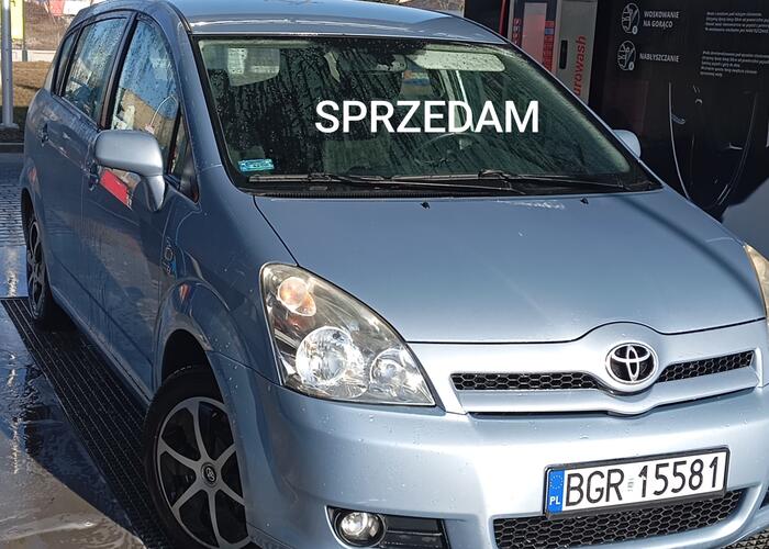 Grajewo ogłoszenia: Sprzedam Toyota Corolla Verso rok 2005 przebieg 175 000, 1,6...