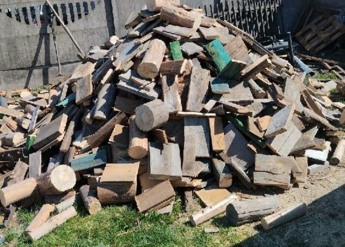 Grajewo ogłoszenia: Sprzedaję drzewo z rozbiórki, zdrowe; pocięte, gotowe do pieca z...